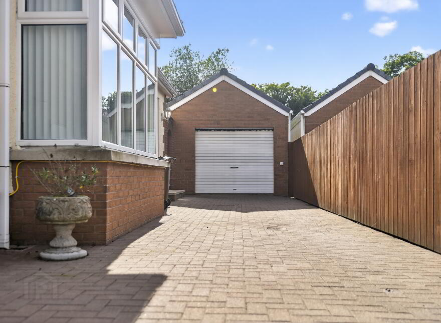 11 Tullymore Dale, Broughshane, Ballymena, BT43 7TD