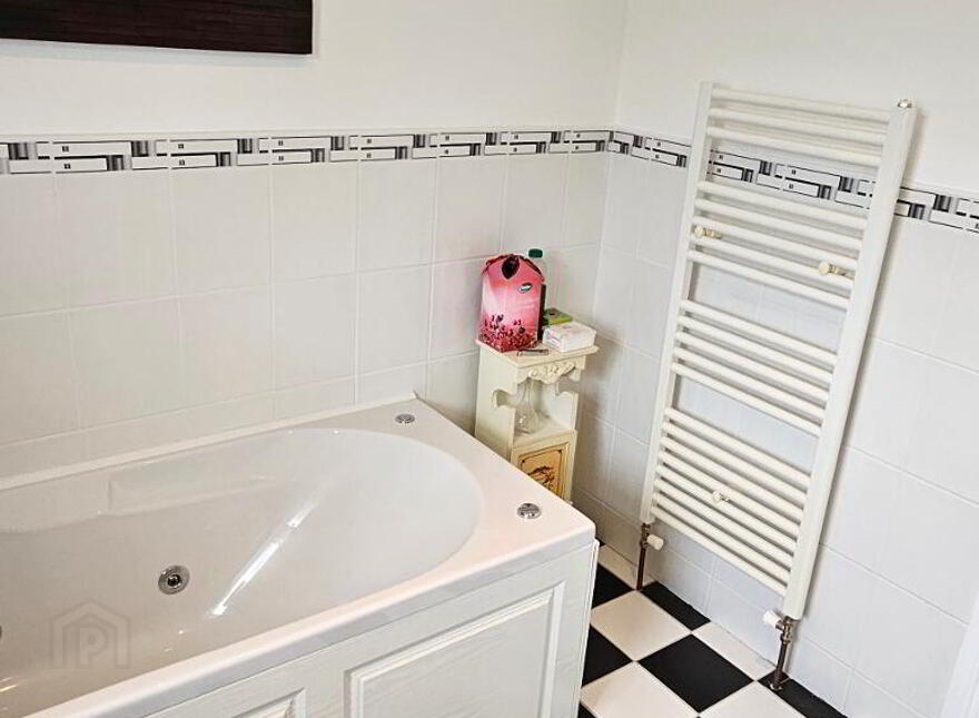 21 Mountain View, Drumshanbo, N41YW56