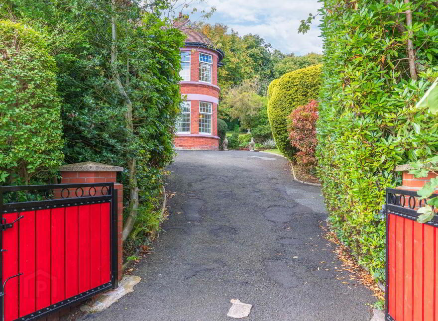 7 York Avenue, Whitehead, Carrickfergus, BT38 9QT