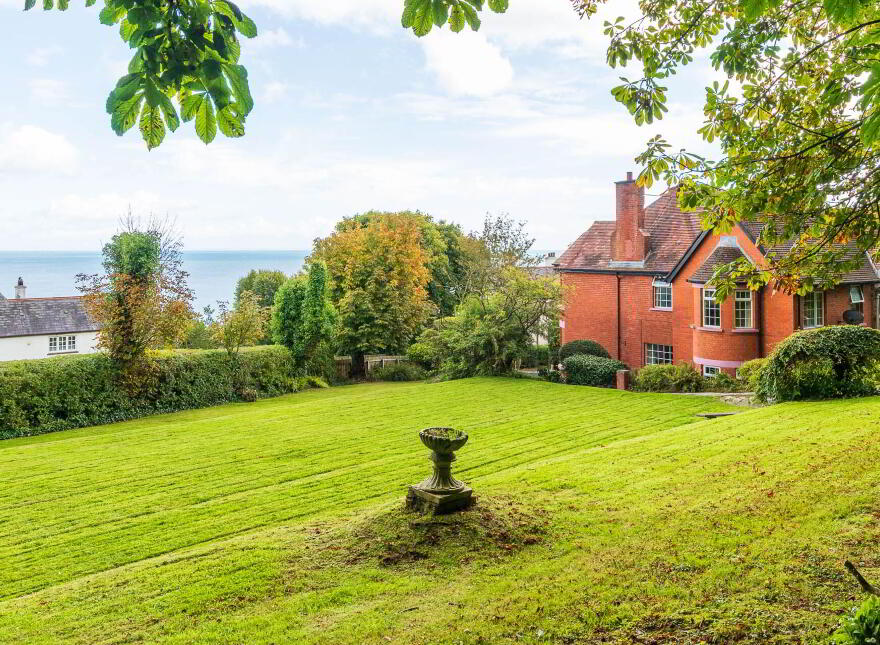 7 York Avenue, Whitehead, Carrickfergus, BT38 9QT