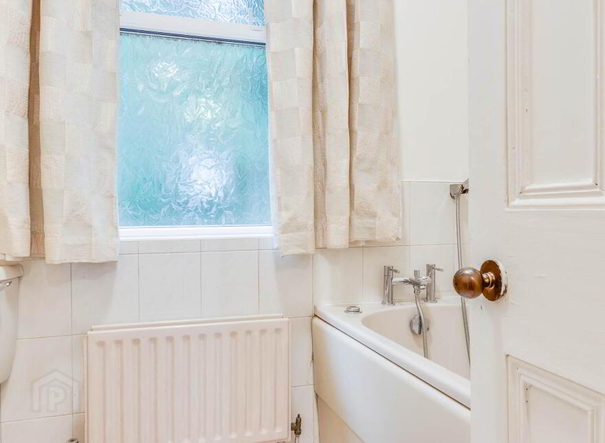 7 York Avenue, Whitehead, Carrickfergus, BT38 9QT