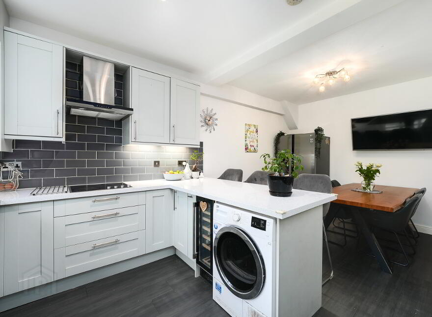2 Esker Manor, Lucan, K78Y322