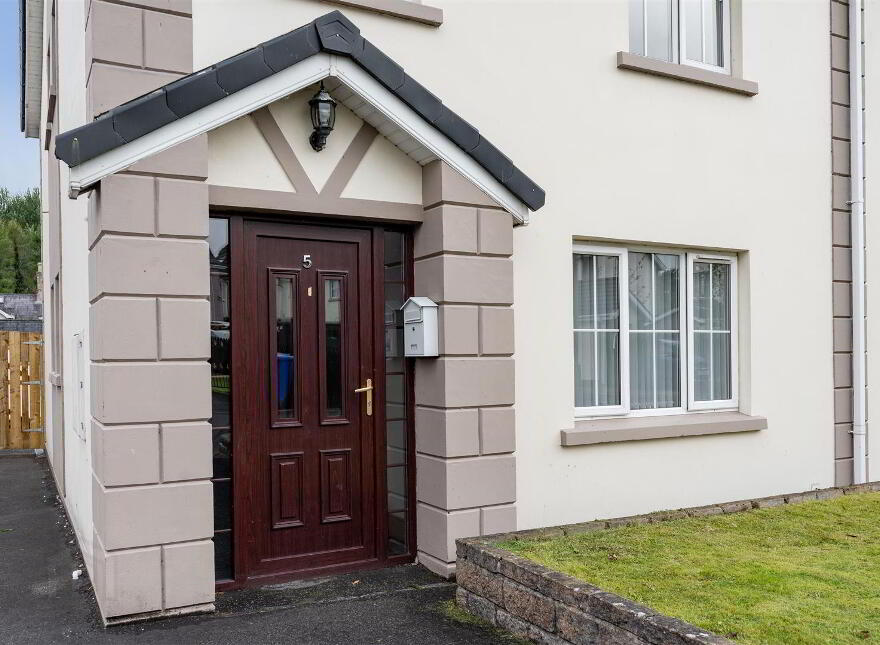 5 Shanes Court, Randalstown, BT41 2AQ