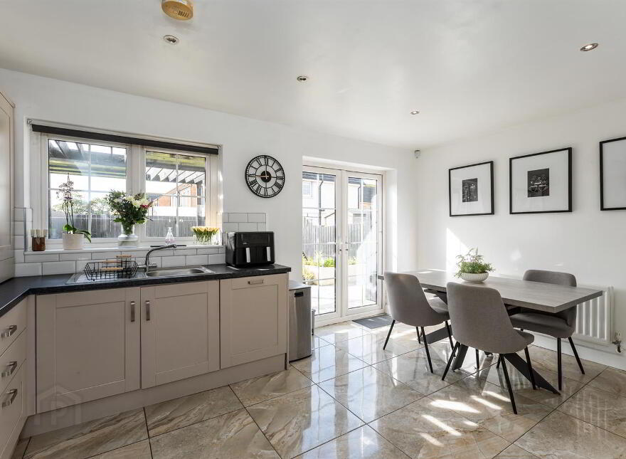 8 Rocklyn Walk, Donaghadee, BT21 0FA