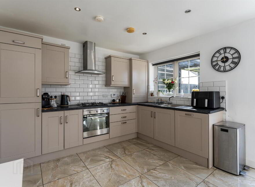 8 Rocklyn Walk, Donaghadee, BT21 0FA