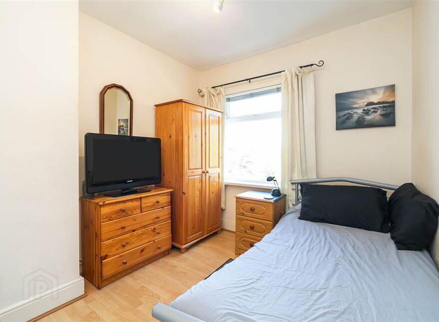 66 Galwally Park, Belfast, BT8 6AH
