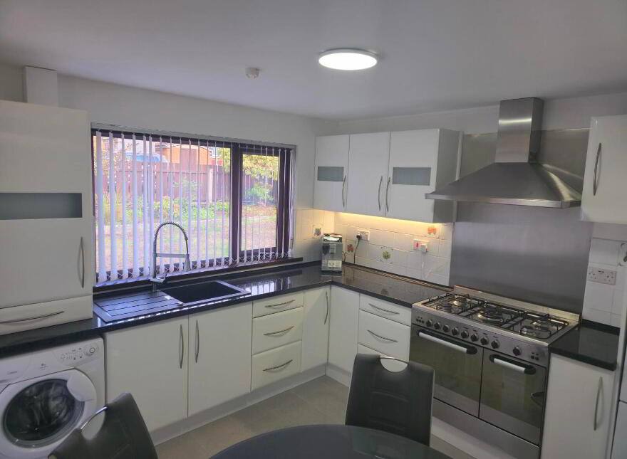 12 Drumcairn Close, Belfast, BT8 8HQ