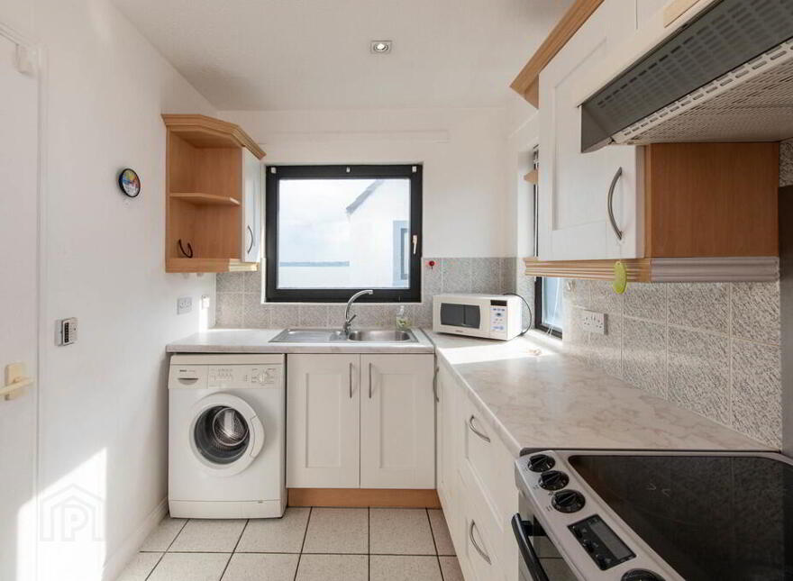 4 Seapoint, Belfast Road, Carrickfergus, BT38 8BB