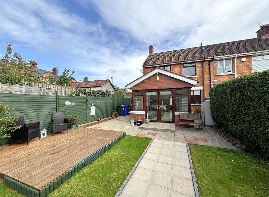 1 Ballygomartin Park, Belfast, BT13 3NP