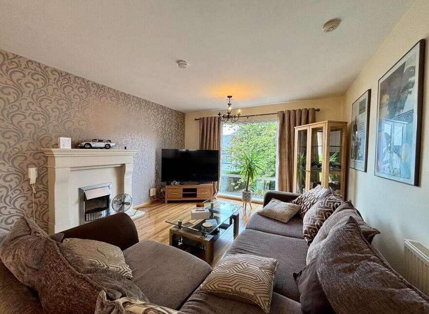 693 Antrim Road, Belfast, BT15 4EH