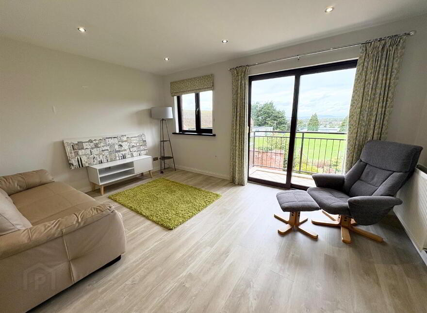 5b Helens Lea, Belfast, BT5 7RD
