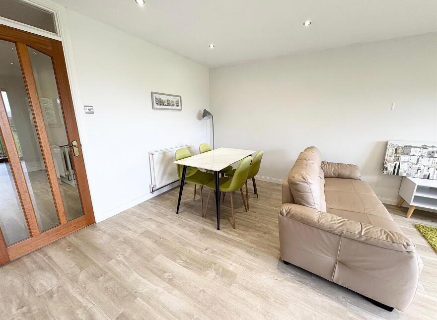 5b Helens Lea, Belfast, BT5 7RD