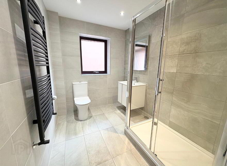 5b Helens Lea, Belfast, BT5 7RD