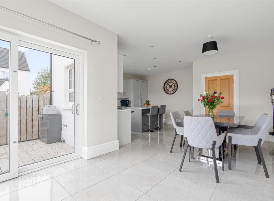 16 Hollymount Hall, Saintfield, BT24 7FU