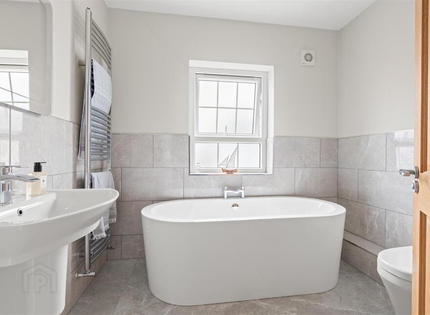 16 Hollymount Hall, Saintfield, BT24 7FU