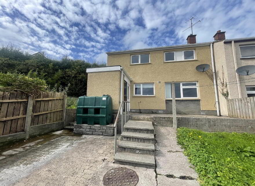25 Crossowen Gardens, Clogher, BT76 0AL