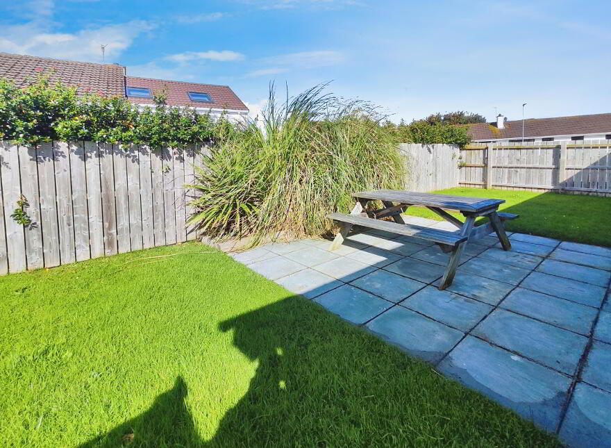 10 Ballintrae Park, Portballintrae, Bushmills, BT57 8YN