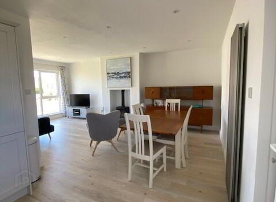 10 Ballintrae Park, Portballintrae, Bushmills, BT57 8YN