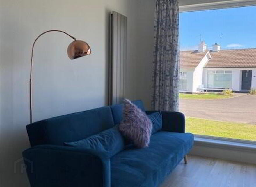 10 Ballintrae Park, Portballintrae, Bushmills, BT57 8YN