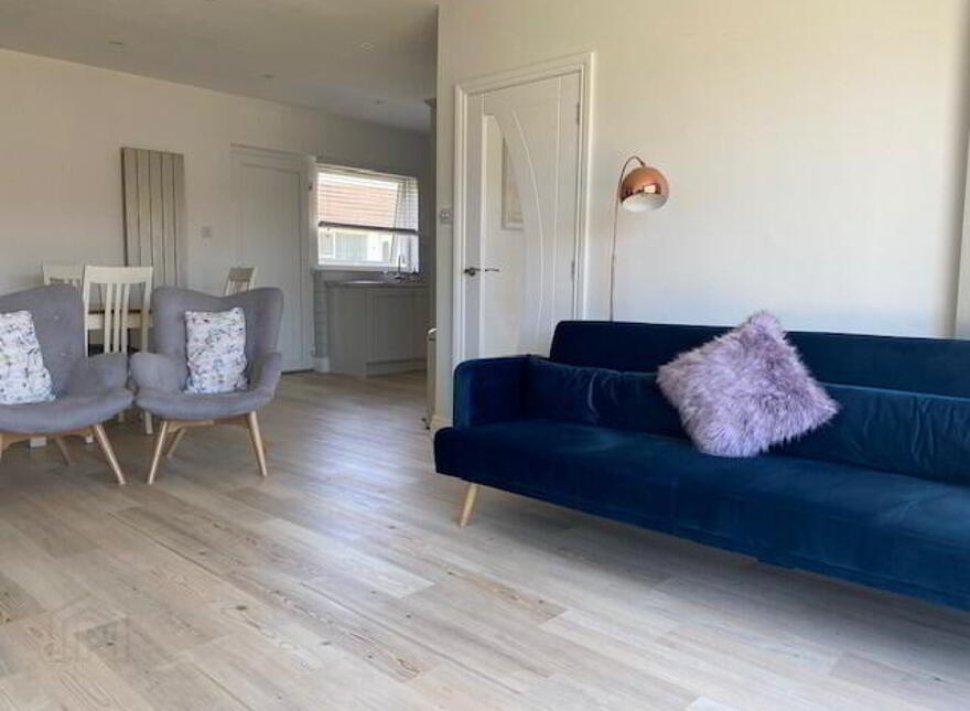 10 Ballintrae Park, Portballintrae, Bushmills, BT57 8YN