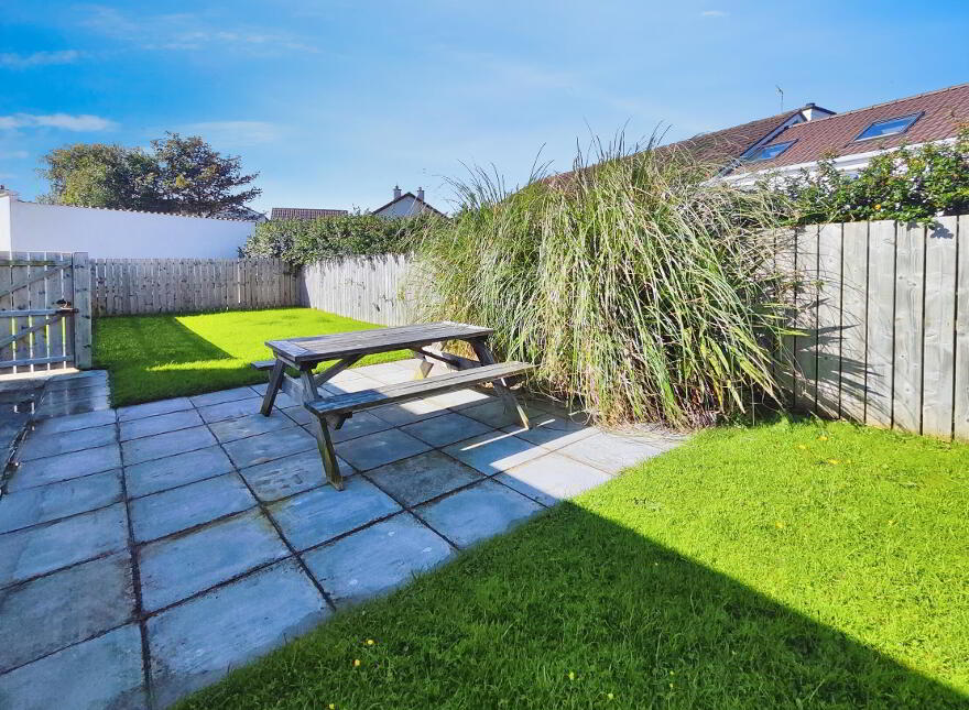 10 Ballintrae Park, Portballintrae, Bushmills, BT57 8YN
