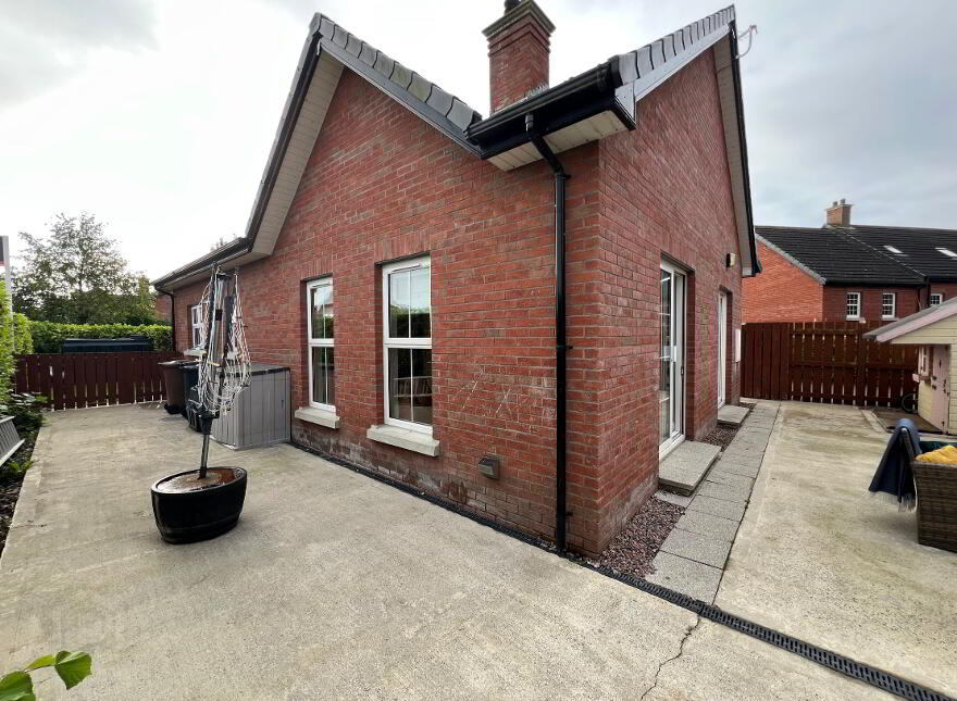 2 Red Row, Toomebridge, BT41 3UJ