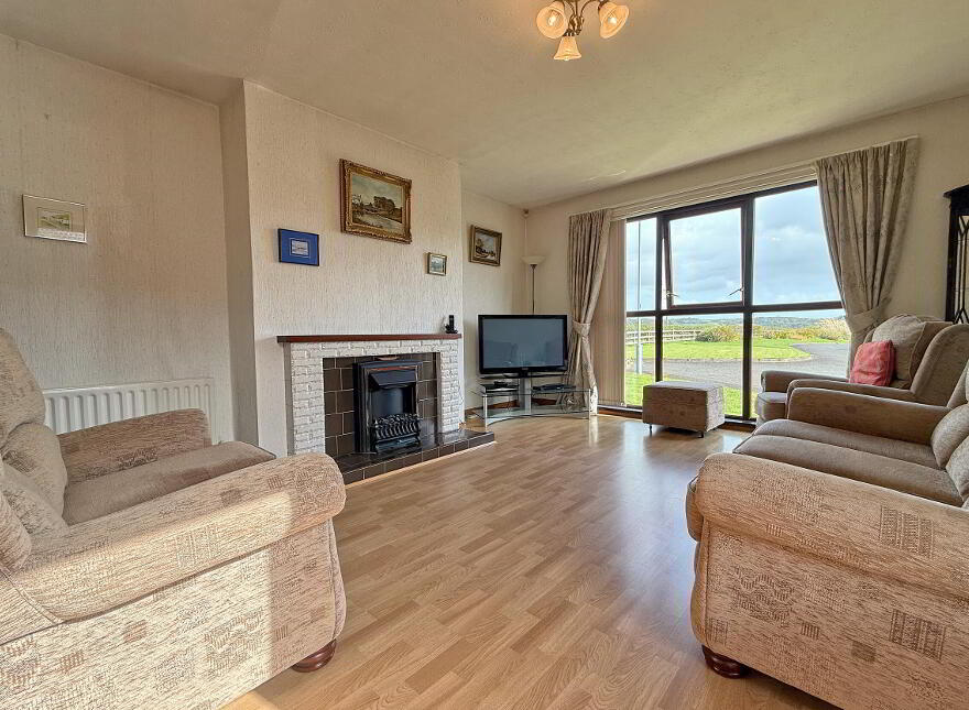 16 Strawbridge Park, Portballintrae, BT57 8XG