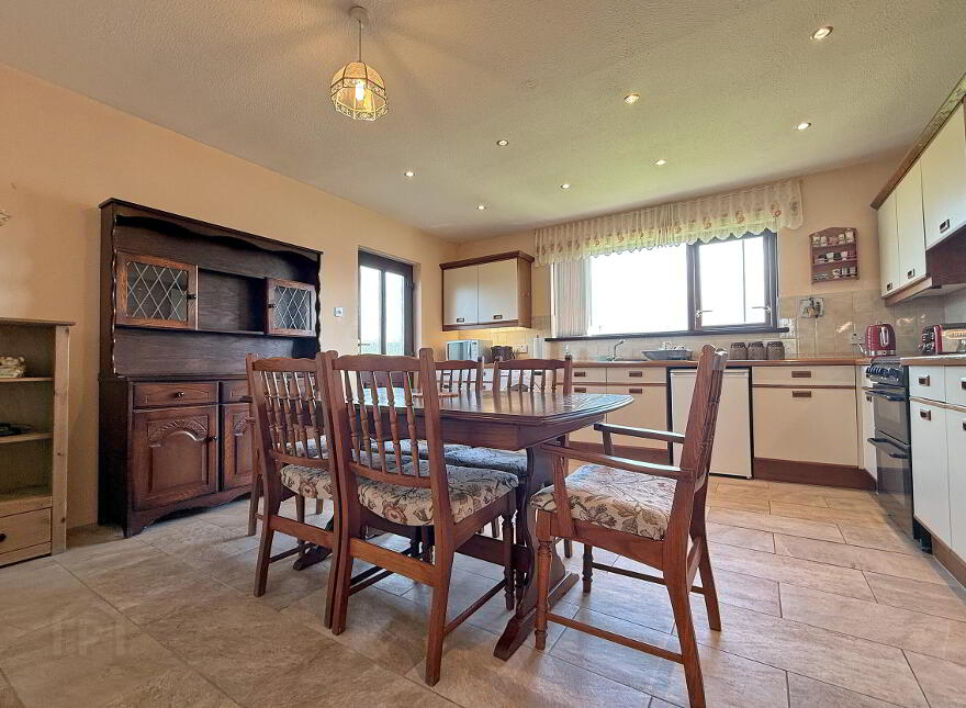 16 Strawbridge Park, Portballintrae, BT57 8XG
