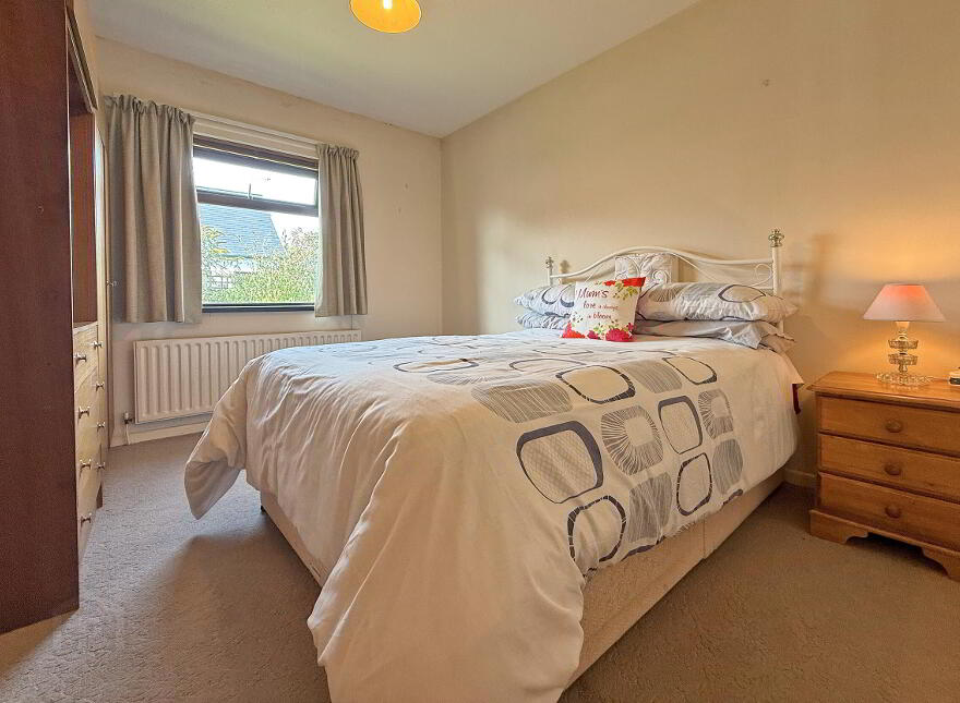 16 Strawbridge Park, Portballintrae, BT57 8XG