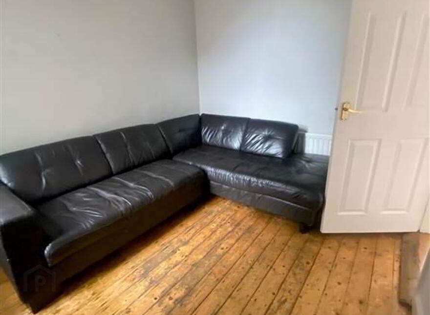 Donegal Road 215, Belfast, BT12 5NA