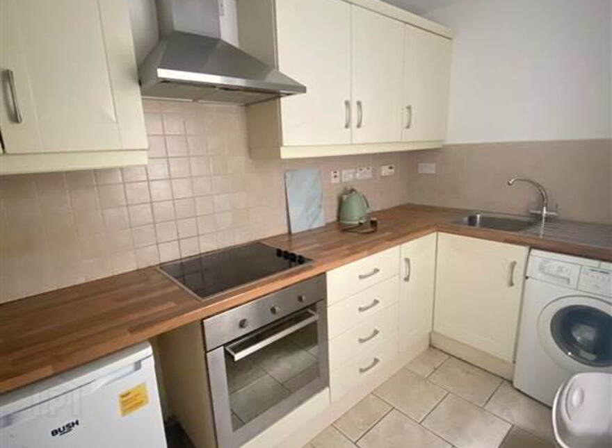 Donegal Road 215, Belfast, BT12 5NA