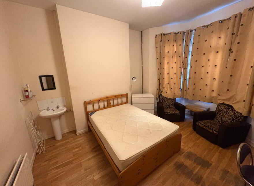 63 College Park Avenue, Belfast, BT7 1LR