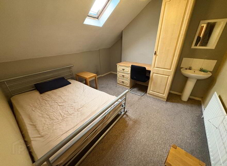 63 College Park Avenue, Belfast, BT7 1LR