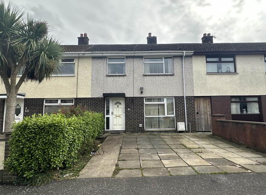 28 Churchill Road, Larne, BT40 2EN photo