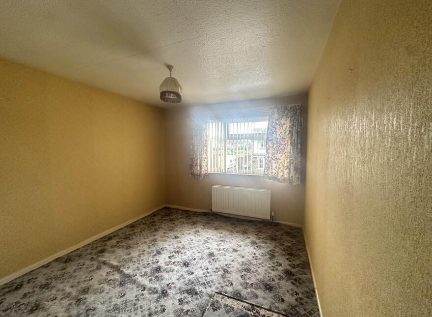 28 Churchill Road, Larne, BT40 2EN