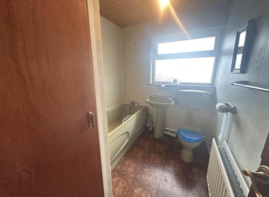 28 Churchill Road, Larne, BT40 2EN