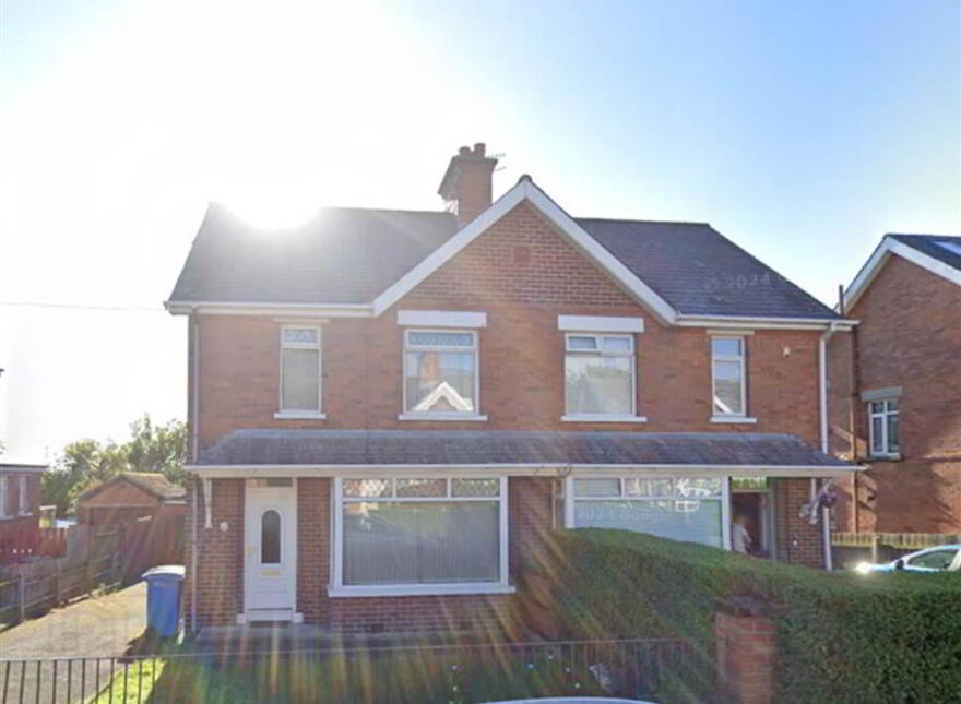 31 Lansdowne Park, Belfast, BT15 4AF photo