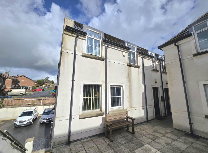 8 Barnfield Manor, Lisburn, BT28 3ZJ photo