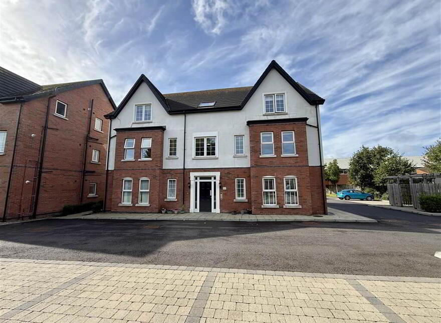 Apt 6, 1 Loughan Hall, Dundonald, Belfast, BT16 2FN photo