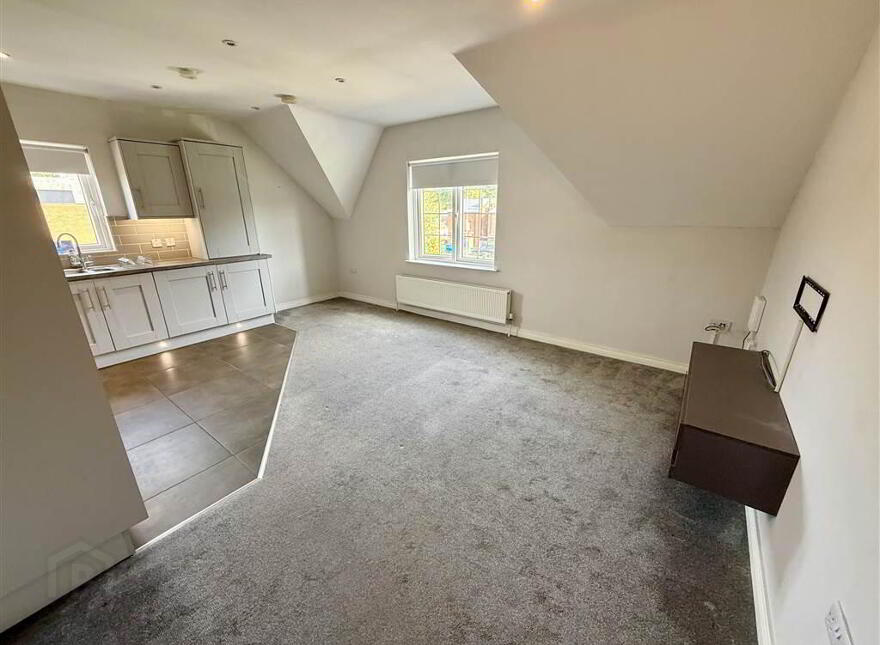 Apt 6, 1 Loughan Hall, Dundonald, Belfast, BT16 2FN