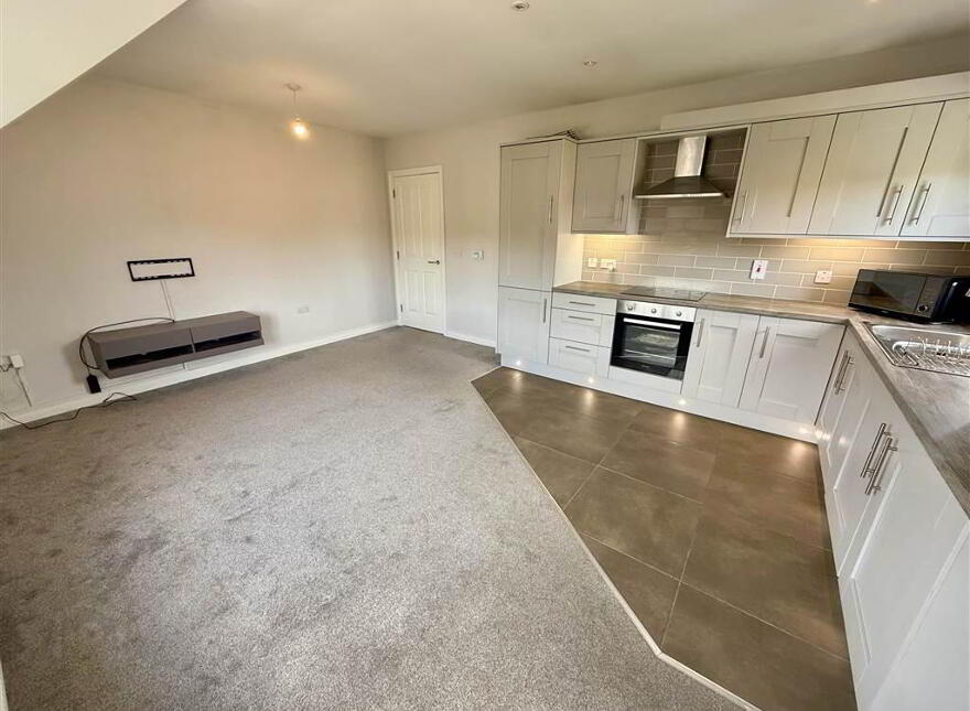 Apt 6, 1 Loughan Hall, Dundonald, Belfast, BT16 2FN