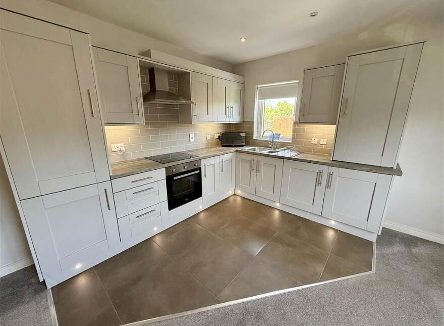 Apt 6, 1 Loughan Hall, Dundonald, Belfast, BT16 2FN