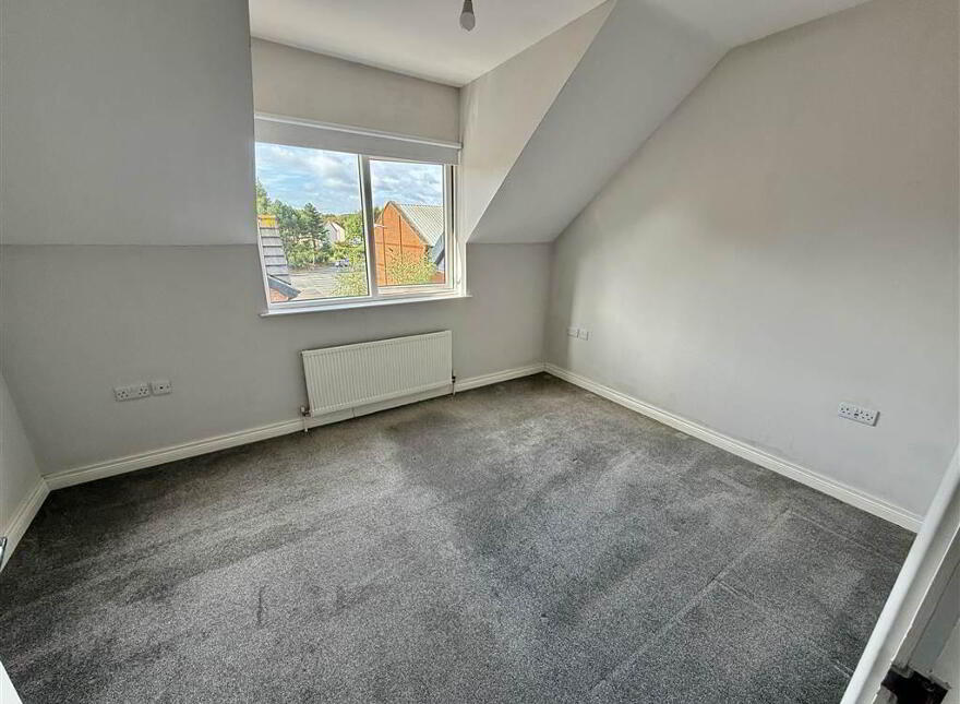 Apt 6, 1 Loughan Hall, Dundonald, Belfast, BT16 2FN