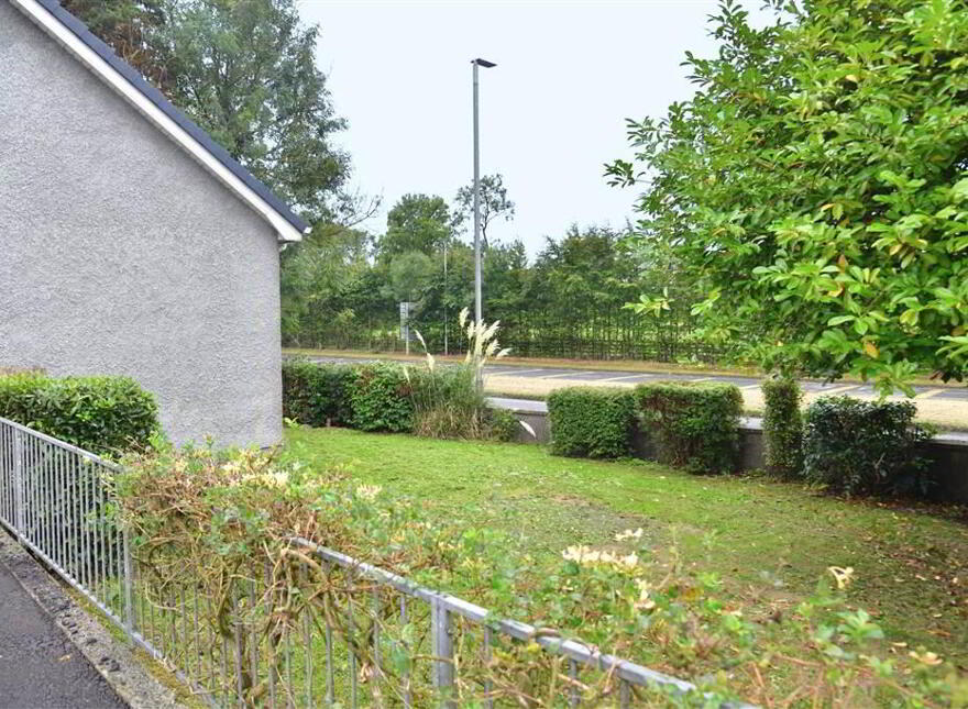 19 Ross Park, Ballymena, BT42 2JZ