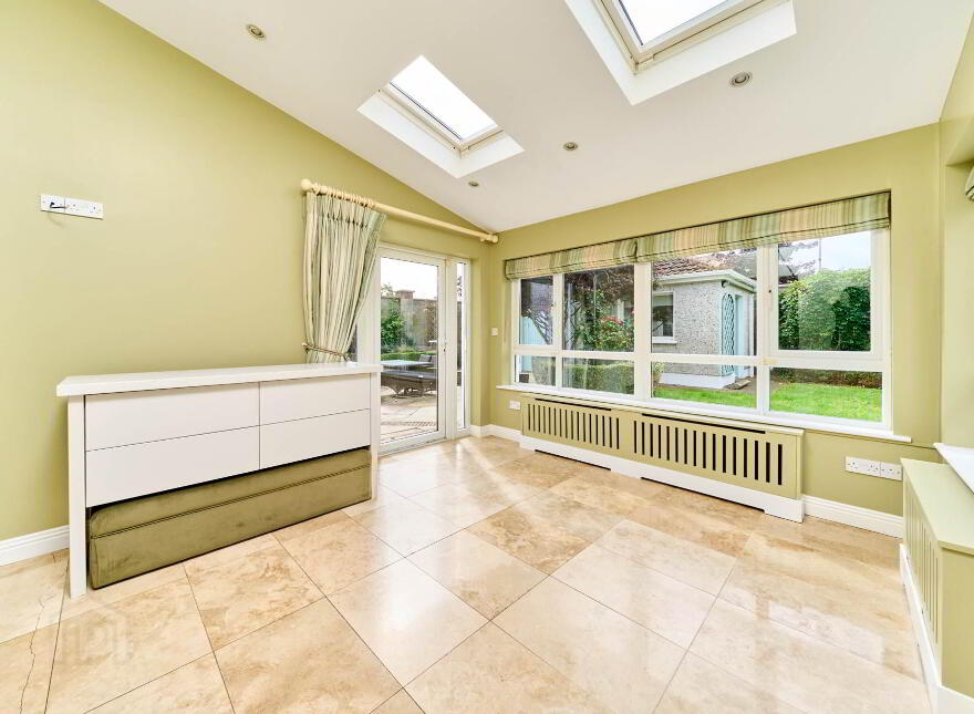 12 Oakleigh, Swan Lane, Balreask Old, Navan, C15X215