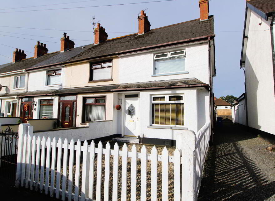 43 Warren Park Drive, Lisburn, BT28 1HF photo