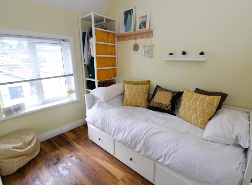43 Warren Park Drive, Lisburn, BT28 1HF