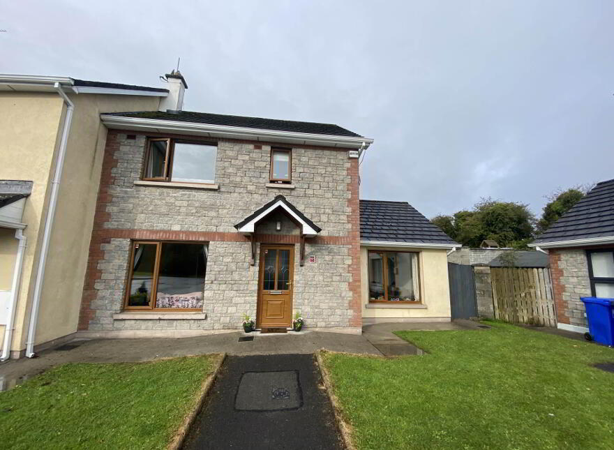 44 Inis Orga, Sixmilebridge