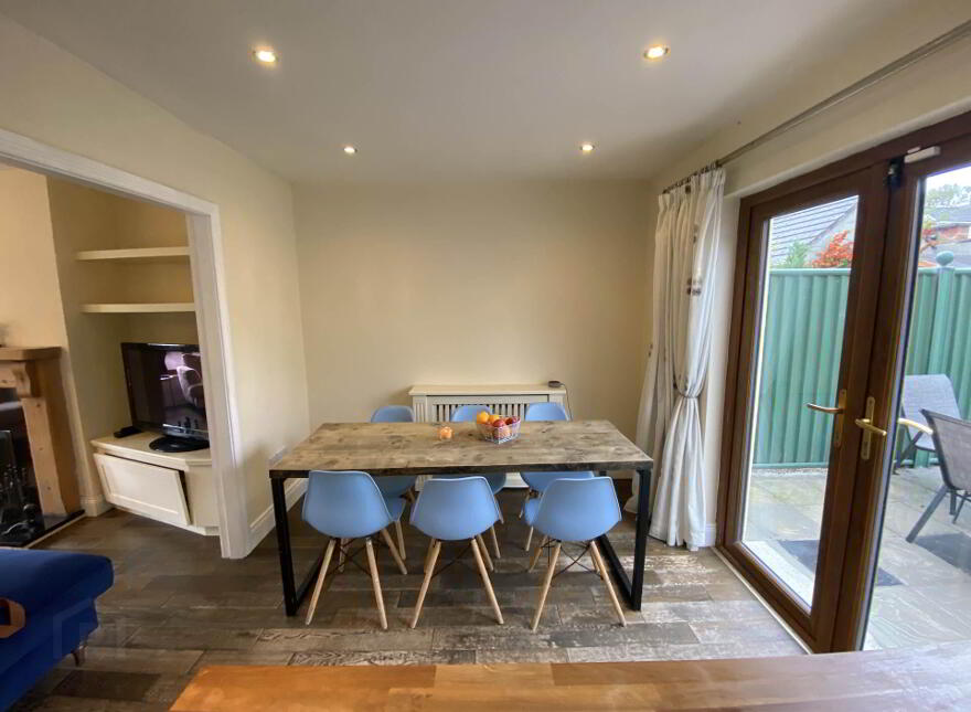 44 Inis Orga, Sixmilebridge