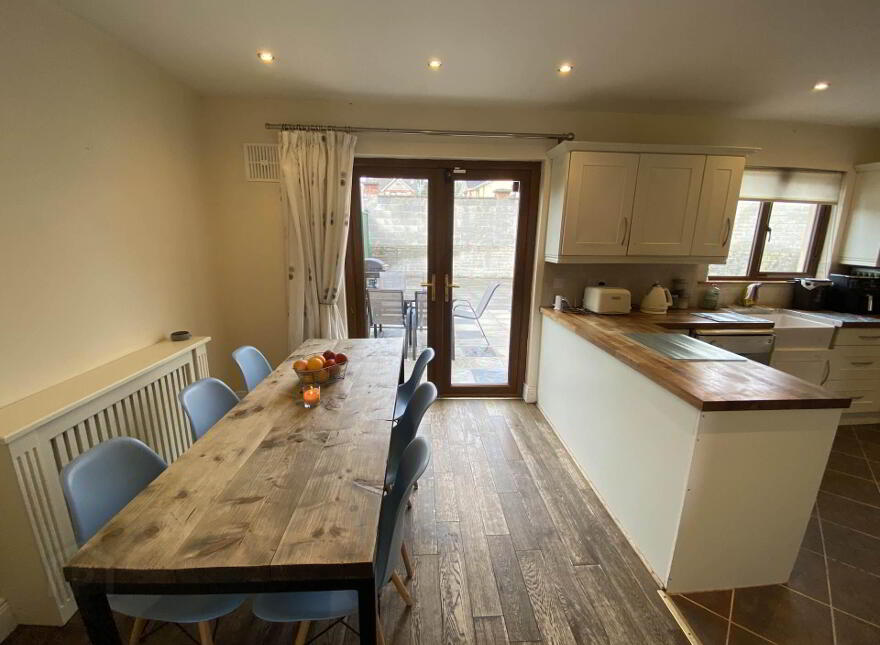44 Inis Orga, Sixmilebridge